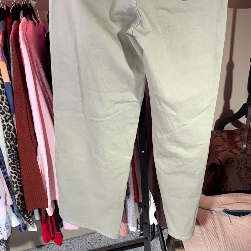 Just Black Women's Light Green Wide Leg Pants NWOT - Picture 6 of 6
